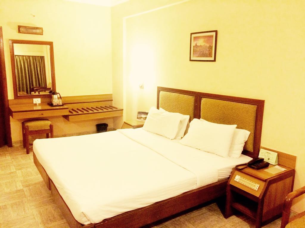 Harsha Hotel Hyderabad Eksteriør billede